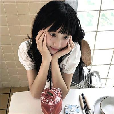 躲在阁楼的安妮·法兰克
